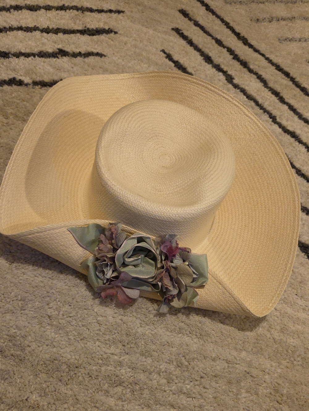 Women's Cream Straw Sun Hat with Floral Accent